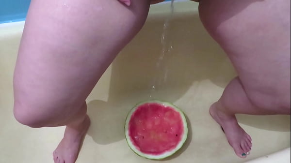 Piss and rinse with urine. Buxom milf loves filthy fetish. Recreational collection within the tub. PAWG.